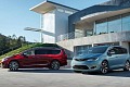 Фото минивэн Chrysler Pacifica 2016-2017