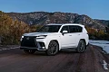 Фото Lexus LX 600 2025 вид спереди