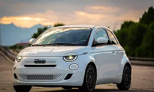 Fiat 500 Hybrid 2026 вид спереди