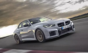 BMW M2 CS 2026 вид спереди